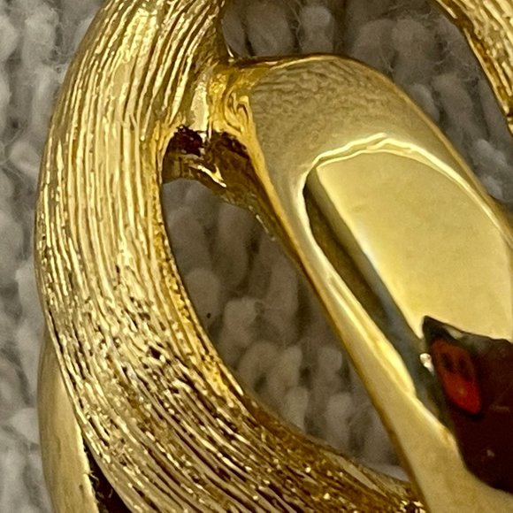 EUC Vintage 90's Napier 2-Tone Gold Earrings, Interlocking, Pierced Ears, 1" D - Picture 3 of 9